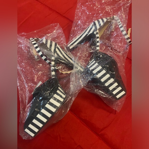 Chunky Heel Pointed Toe Color Block Waterproof Platform Hollow Out Pumps - Picture 5 of 5